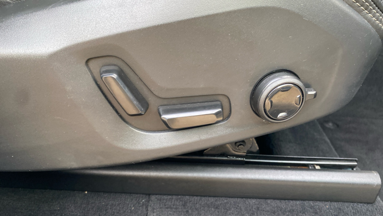 Volvo Xc90 2.0 T5 [250] Momentum Pro 5dr AWD Gtron Petrol Estate